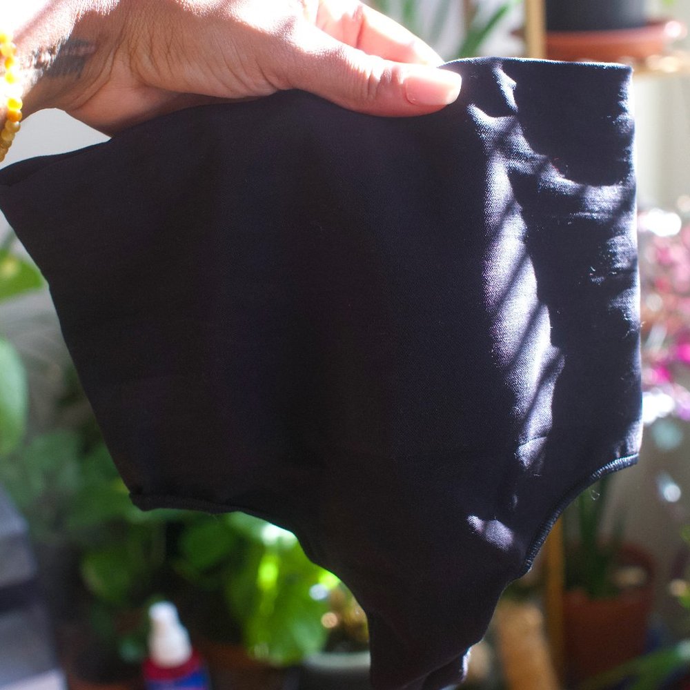 Skims Control Top Thong - S/M - Onyx